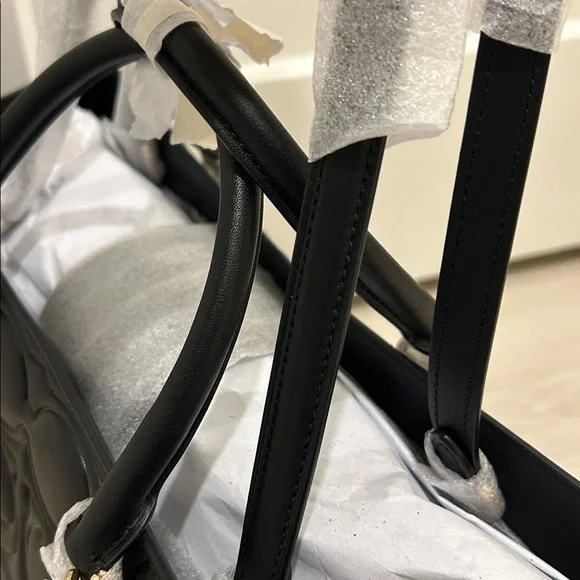 Coach (NWT) Maggie Tote in Signature Leather - Picture 9 of 17